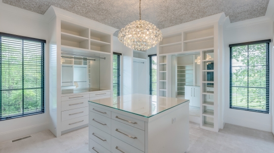 Luxury Master Bedroom Walk in Closet Design Ideas