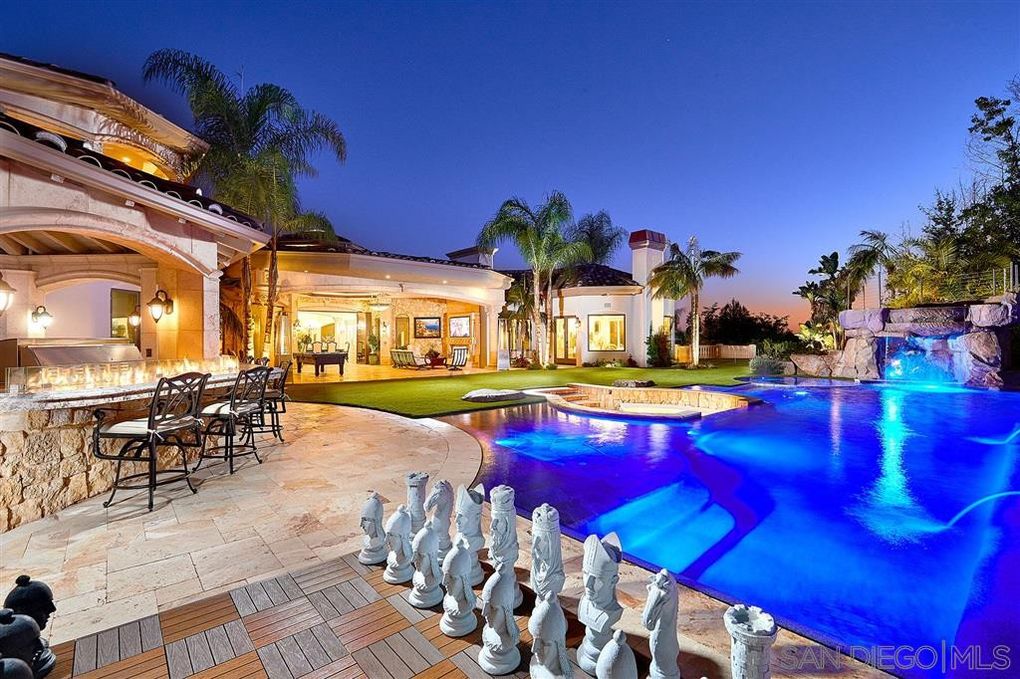 Luxury Backyard Design Ideas