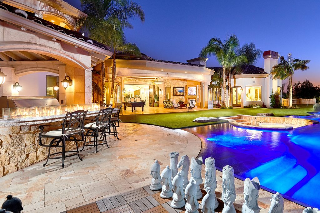 Outdoor Kitchen Design Ideas