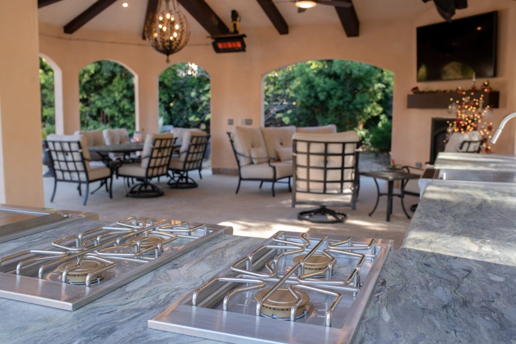 Outdoor Kitchen Dining Ideas